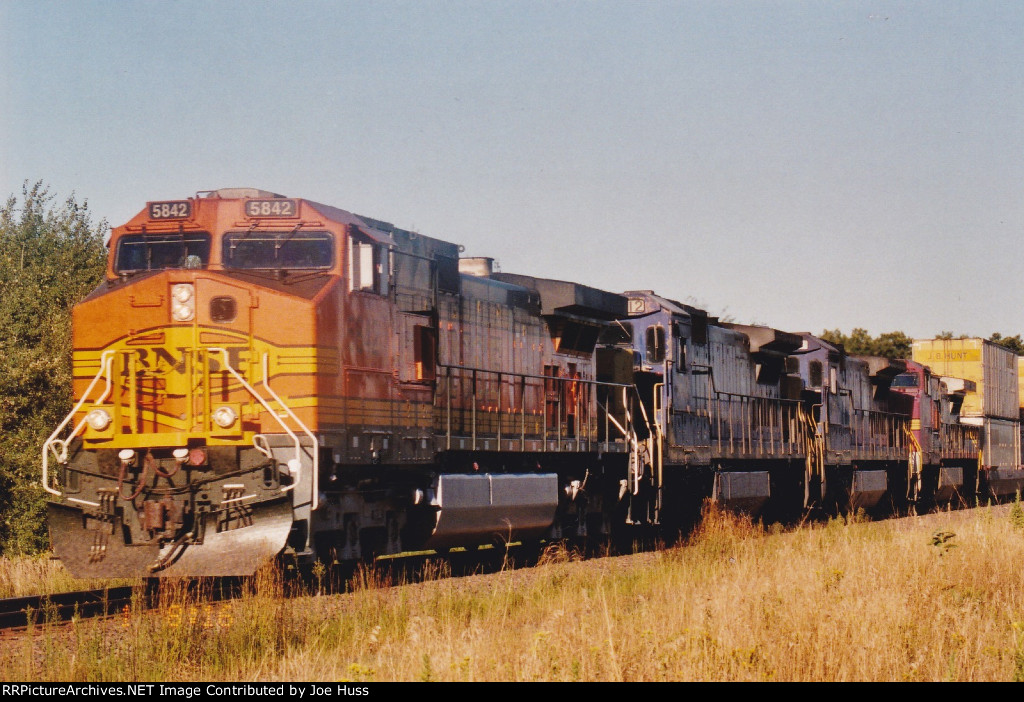 BNSF 5842 East